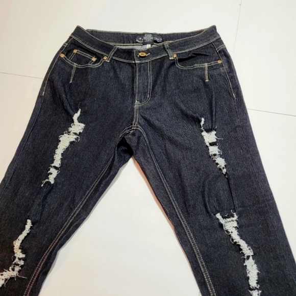 Masoi USA Distressed Black Stretch Skinny Jeans (15) - Picture 5 of 10